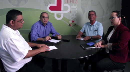 Igor Fernando (Gerente Geral da ACCCOM), Geraldo Passos (Divinews), Wilson Martins (Presidente Accom), Consuelo (Gerente de Marketing)